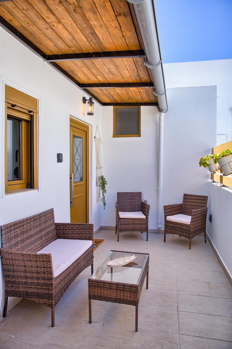 Patio, View (from property/room), Balcony/Terrace, Living room, Seating area