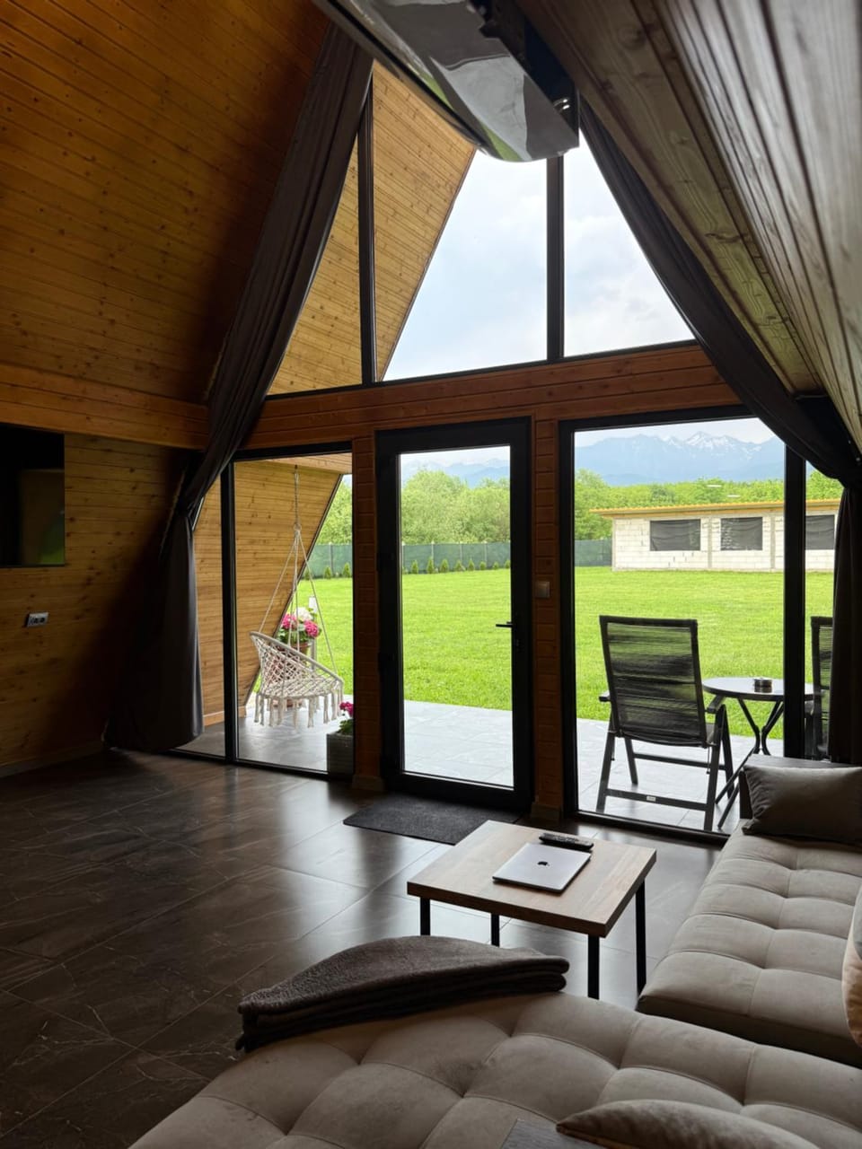 Patio, Day, Natural landscape, View (from property/room), Balcony/Terrace, Living room, Seating area, Mountain view