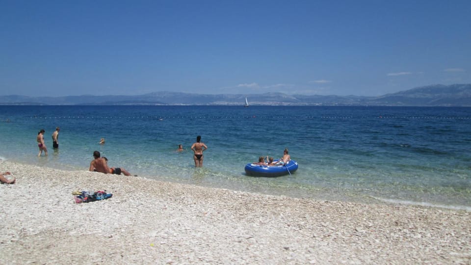 Beach, Sea view, group of guests