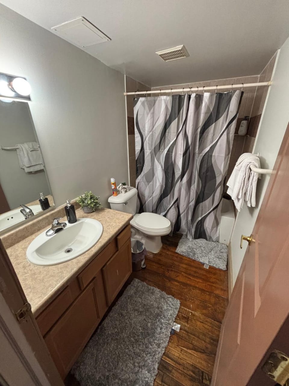 Shower, Bathroom, Bath, towels