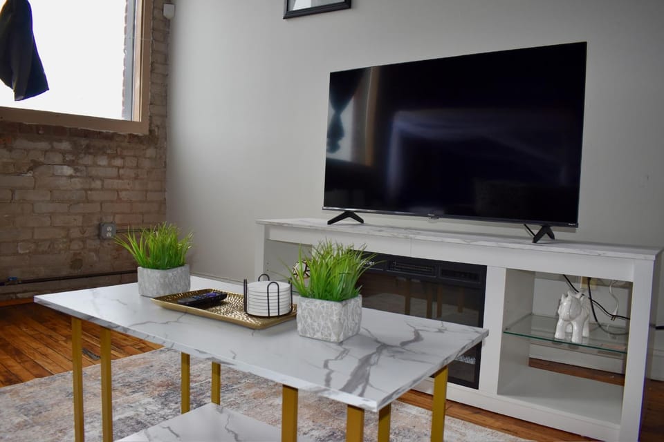 TV and multimedia, Evening entertainment