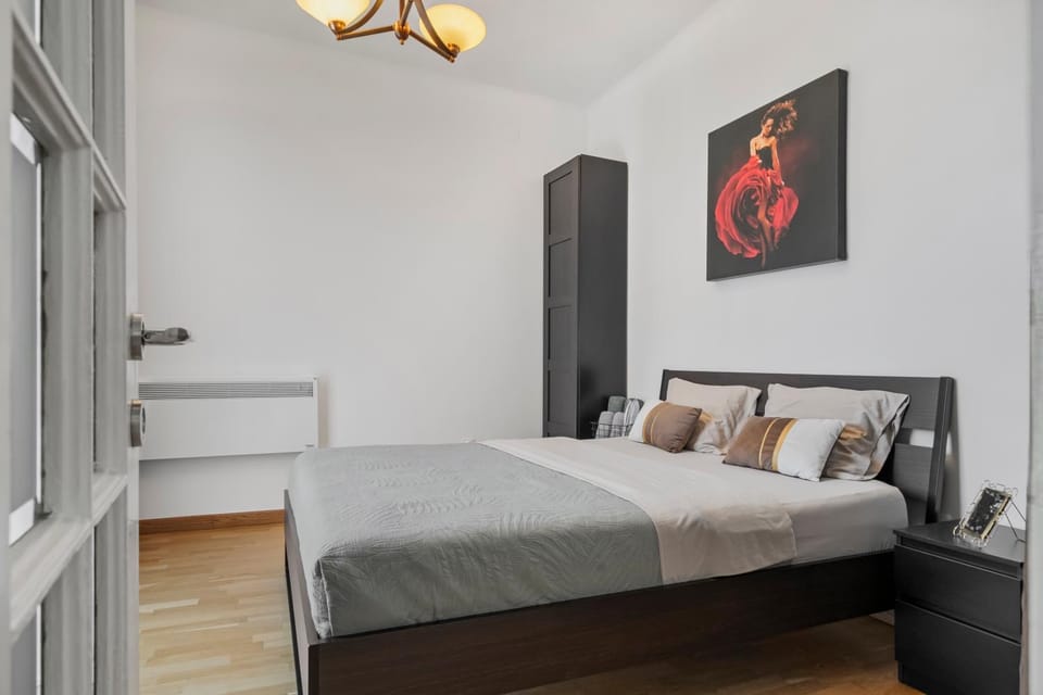 Bed, Photo of the whole room, Bedroom, towels, wardrobe