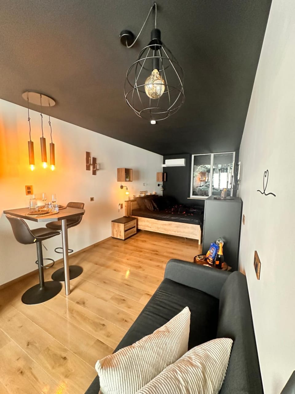 Photo of the whole room