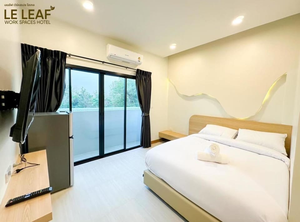 Bed, TV and multimedia, Photo of the whole room, Bedroom, air conditioner