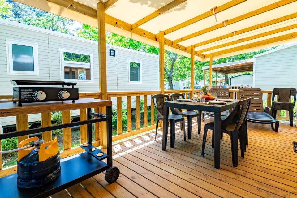 Patio, Balcony/Terrace, Seating area, Dining area