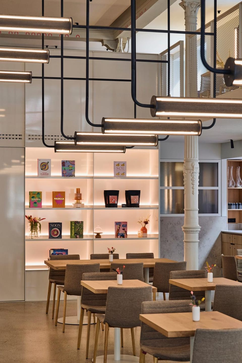 Restaurant/places to eat, Banquet/Function facilities, Seating area