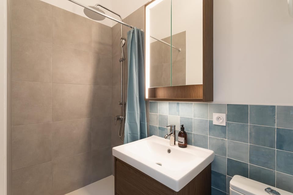 Shower, Bathroom