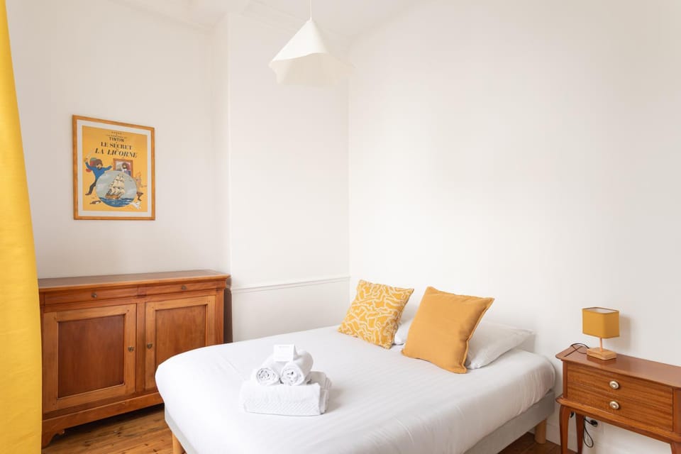 Bed, Bedroom
