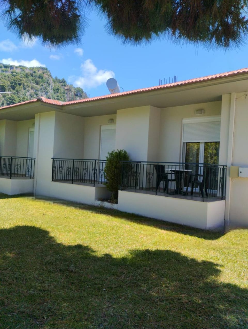 Property building, Balcony/Terrace, Mountain view