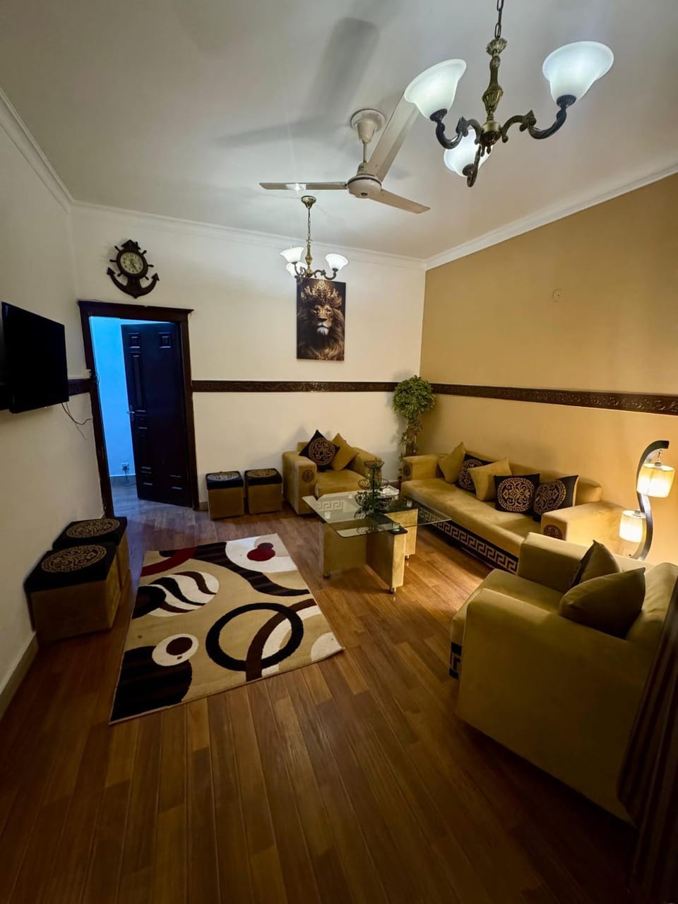 Communal lounge/ TV room, TV and multimedia, Living room, Seating area