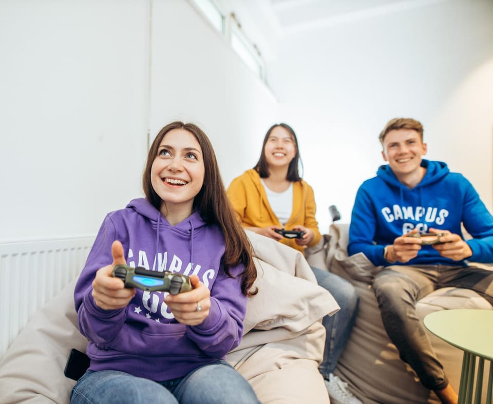 People, TV and multimedia, Seating area