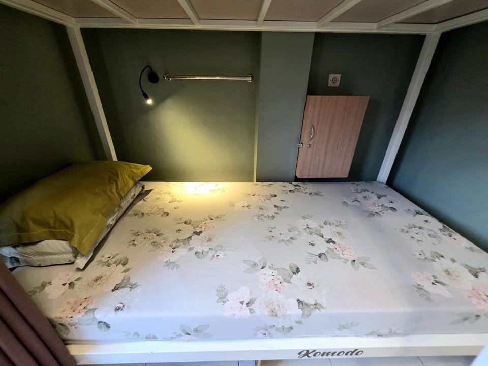 Bed, Bedroom, bunk bed