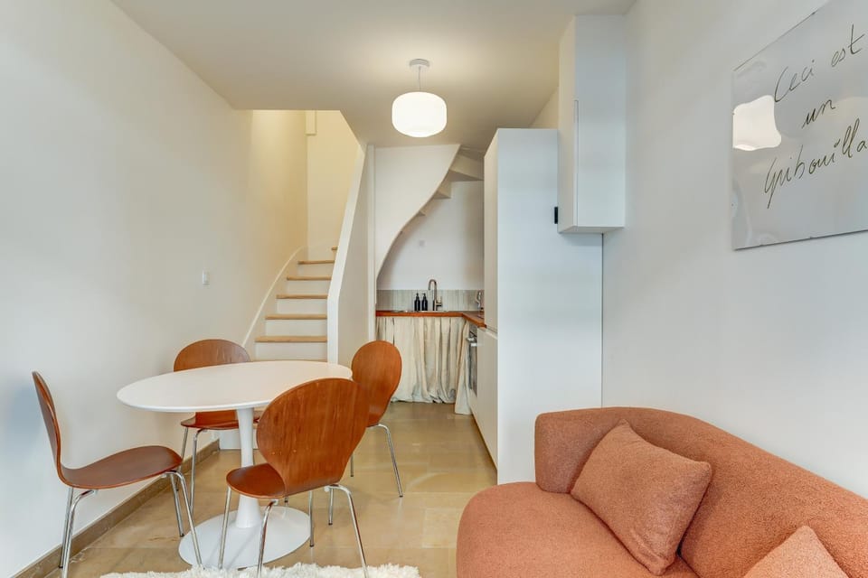 Kitchen or kitchenette, Living room, Dining area