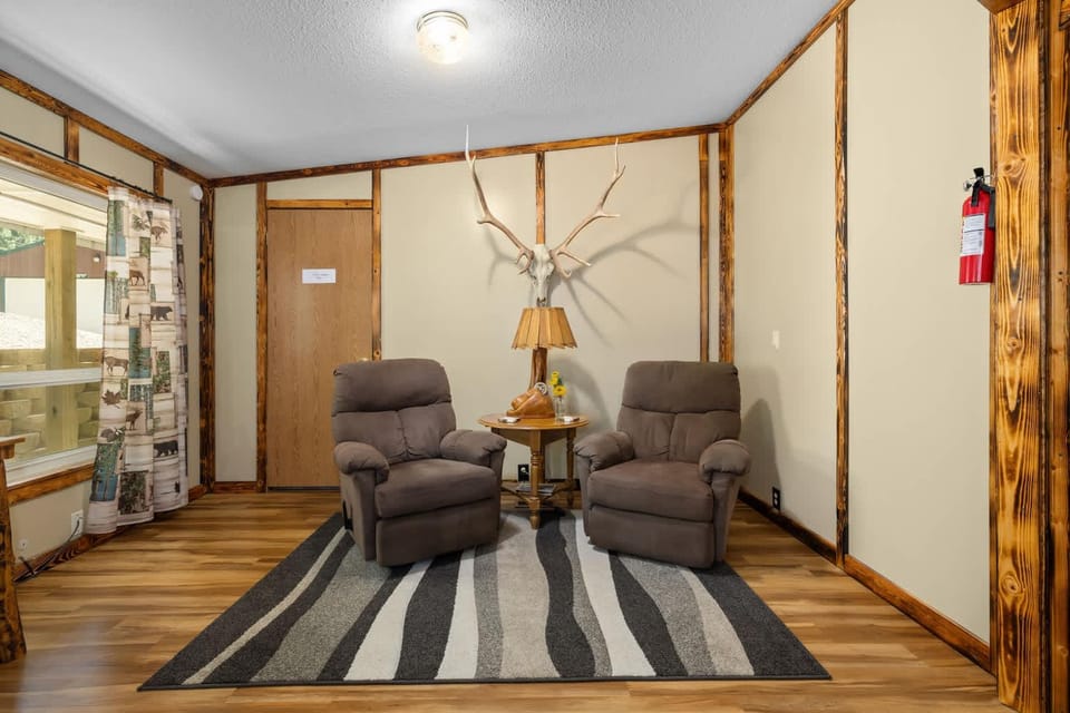Living room, Seating area