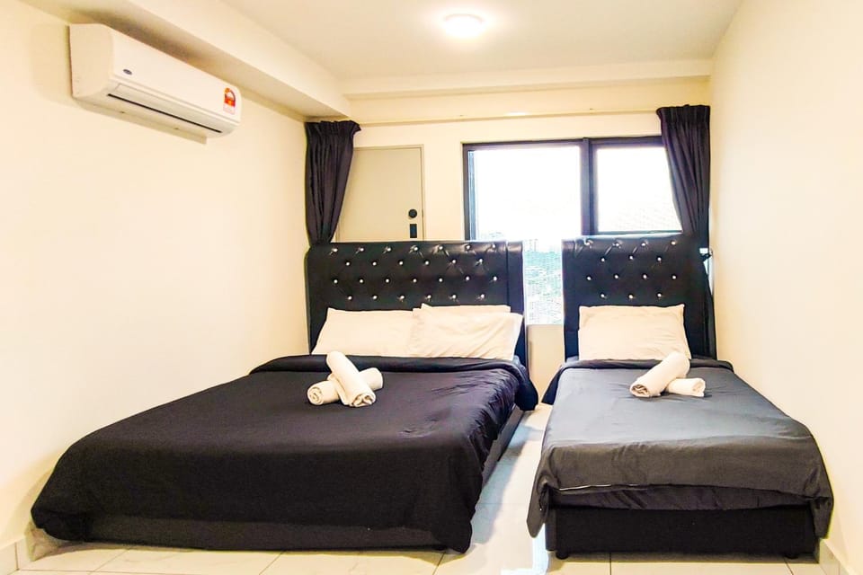 Bed, Bedroom, towels, air conditioner