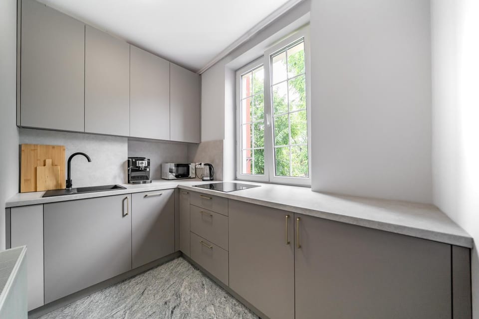 Coffee/tea facilities, Kitchen or kitchenette, dishwasher, stove