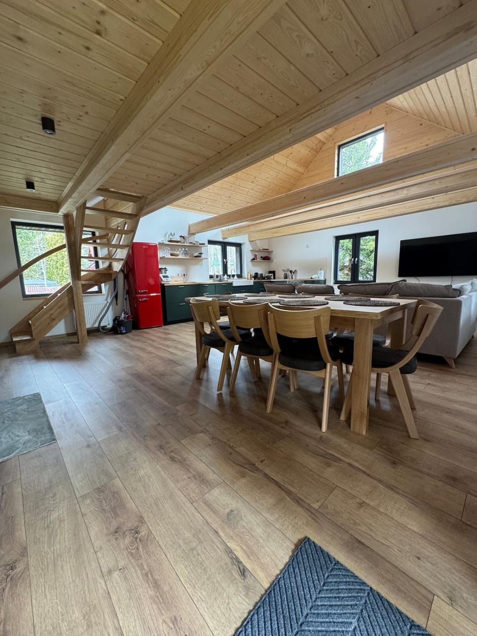 Kitchen or kitchenette, Living room, Seating area, Dining area