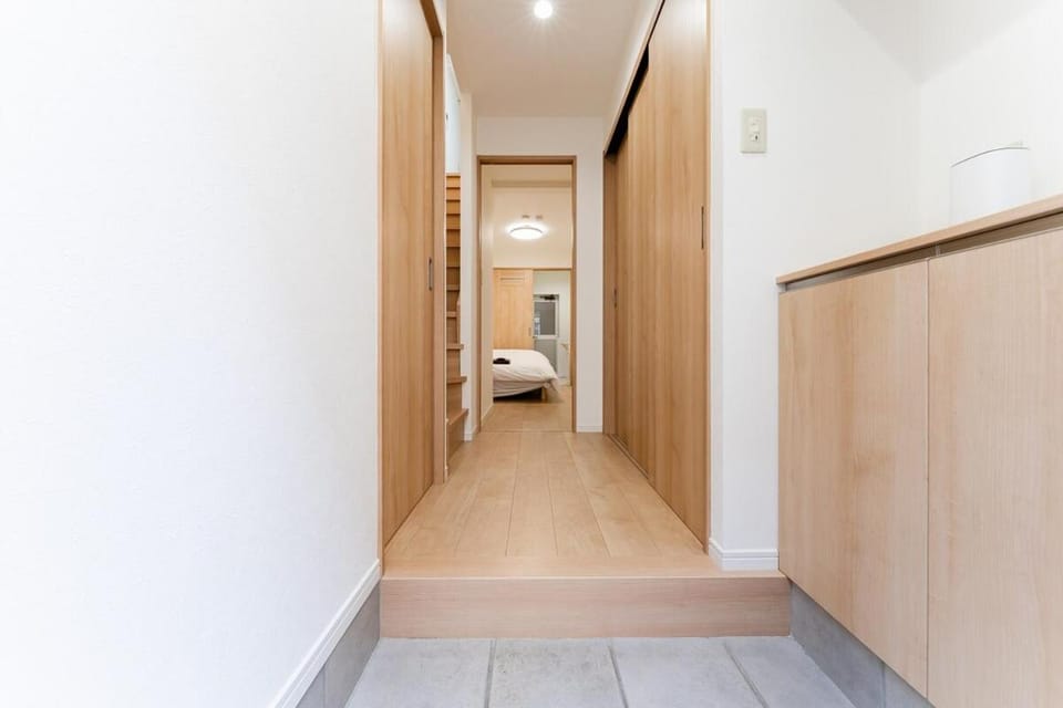 A quiet residential street with a 5-minute walk from Shirokane Takanawa Station! Apartment in Kanagawa Prefecture