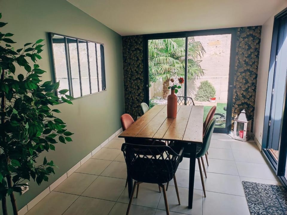 View (from property/room), Dining area