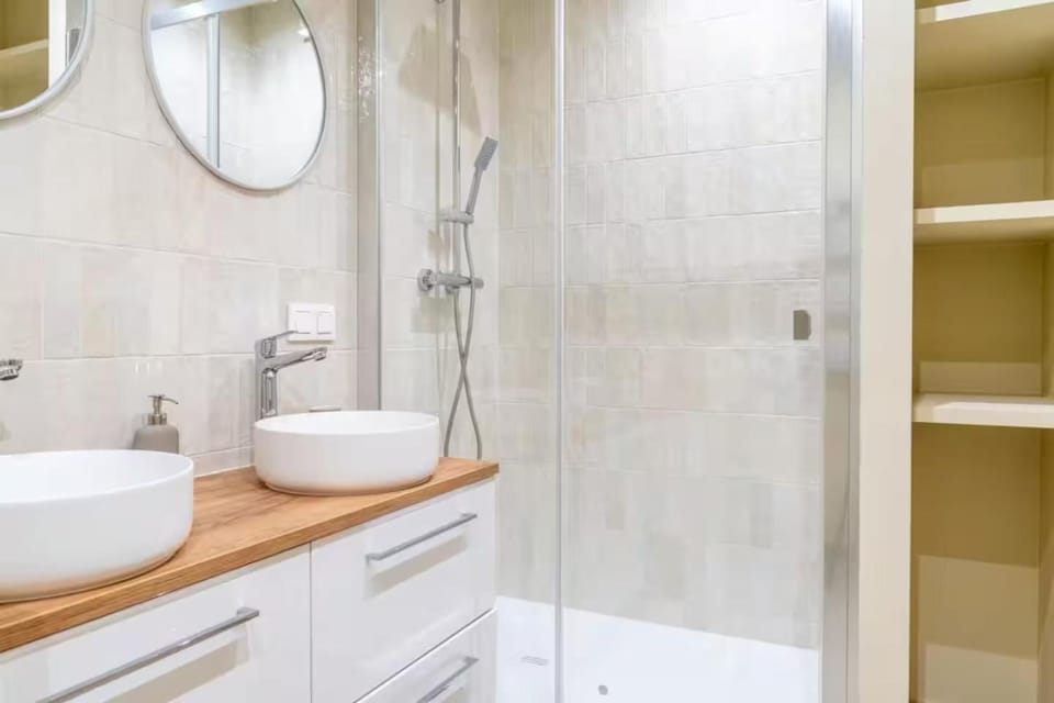 Shower, Bathroom
