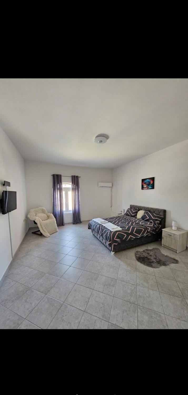 TV and multimedia, Seating area