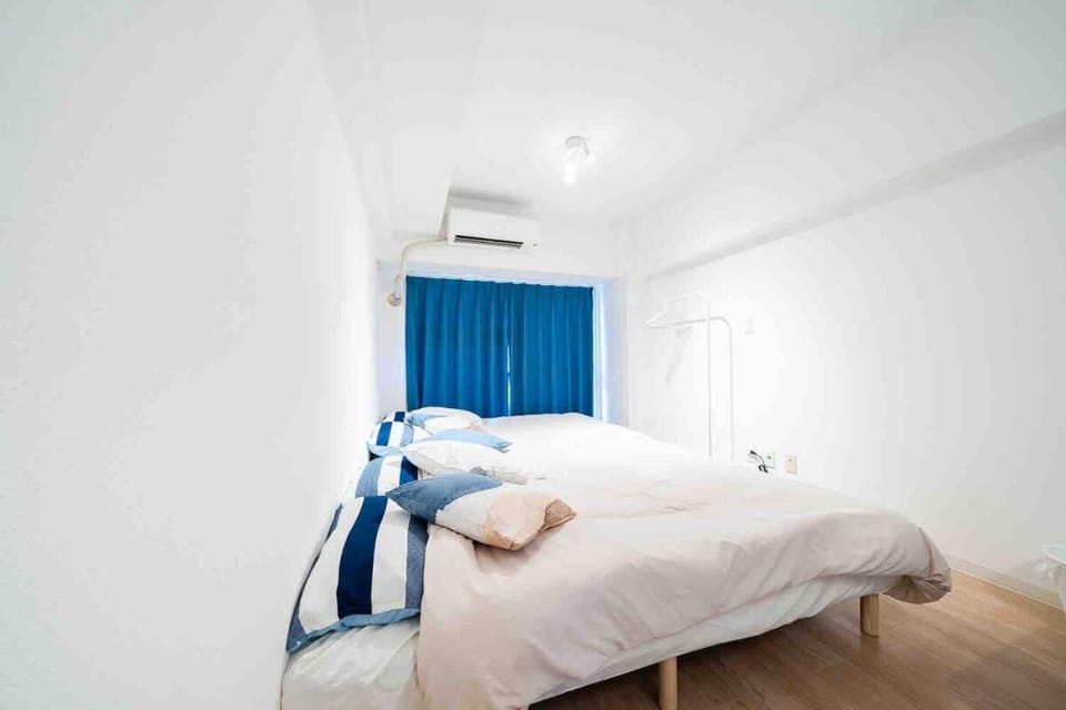 Bed, Bedroom, air conditioner