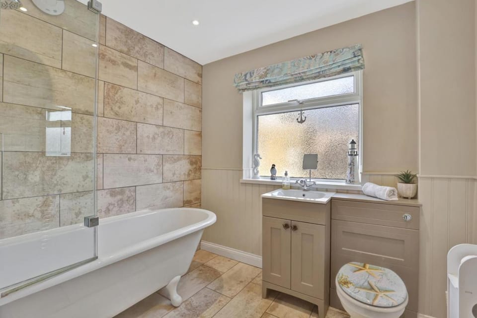 Toilet, Bathroom, Bath