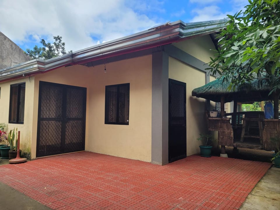 Elsa's Place Tagaytay Transient House Bed and Breakfast in Tagaytay