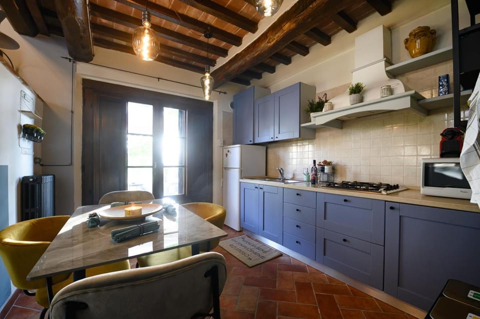 Coffee/tea facilities, stove, toaster