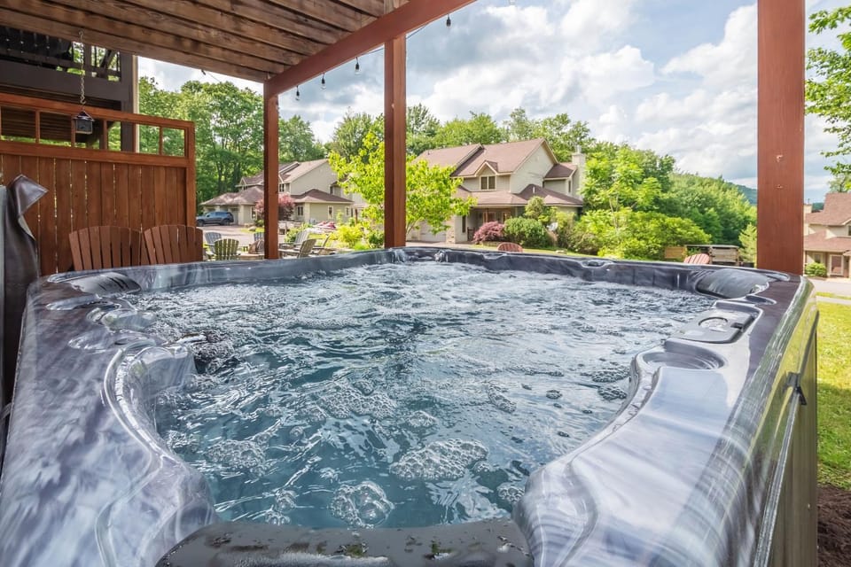 Patio, Neighbourhood, Hot Tub