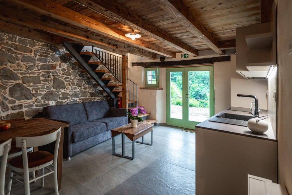 Kitchen or kitchenette, Living room