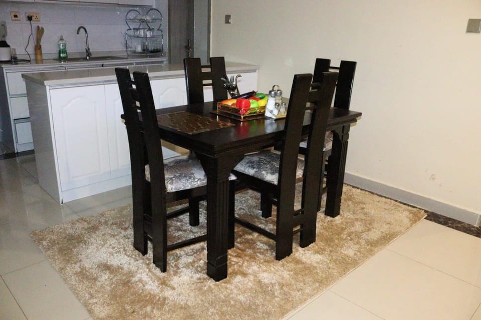 modern living three bedroom apartment with fully equipped gym swimming pool private parking space, child playground area and amazing scenic views Apartment in Nairobi