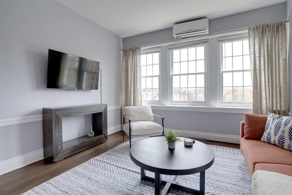 Sojourn Sleek & Stylish Escape Apartment in Arlington