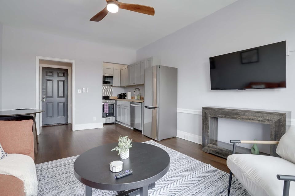 Sojourn Sleek & Stylish Escape Apartment in Arlington