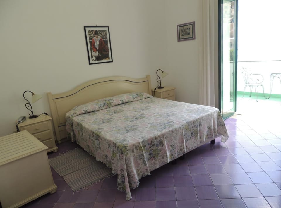 Day, Photo of the whole room