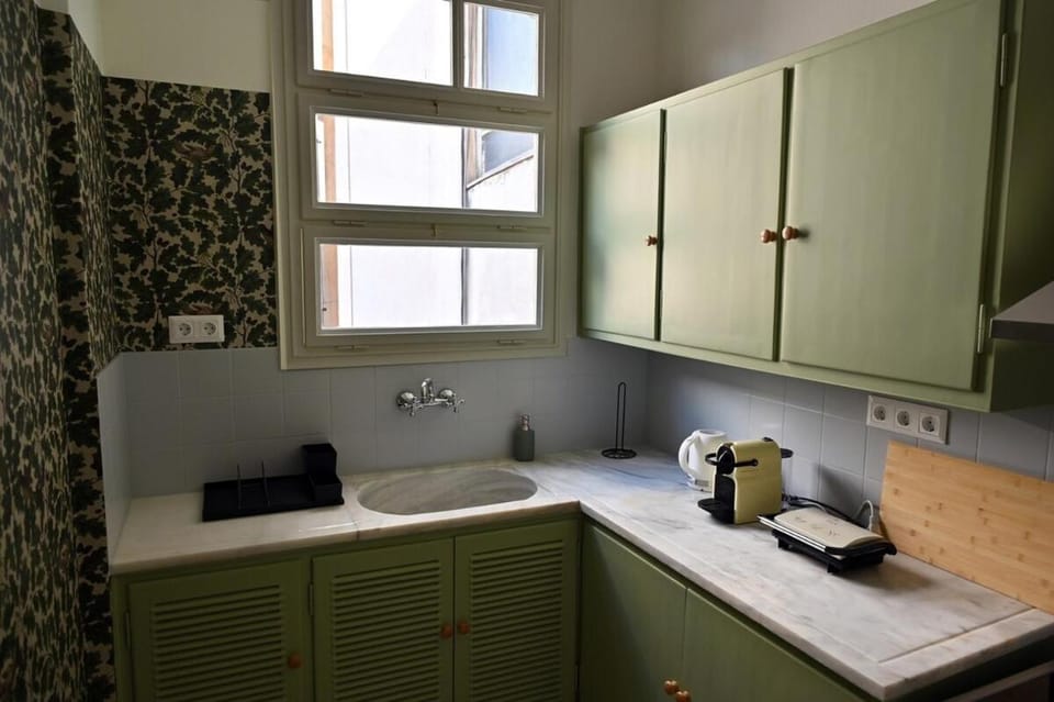 Brand New! Vintage Charm, Modern Comfort Apartment in Athens