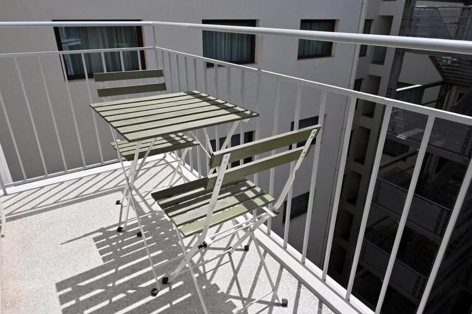 Brand New! Vintage Charm, Modern Comfort Apartment in Athens