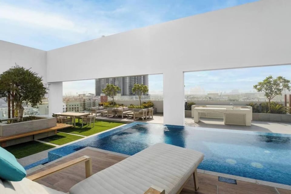 Pool view, Swimming pool, sunbed