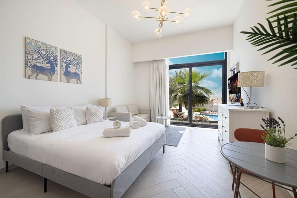 Bed, Living room, Photo of the whole room, Bedroom
