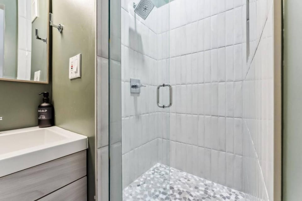 Matterhorn Haven LUXE Vail Retreat w Hot Tub House in Vail