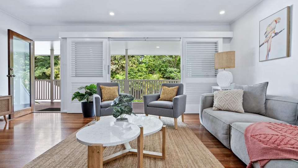 Botanica View Spacious Edge Hill Home with Pool and Views House in Edge Hill