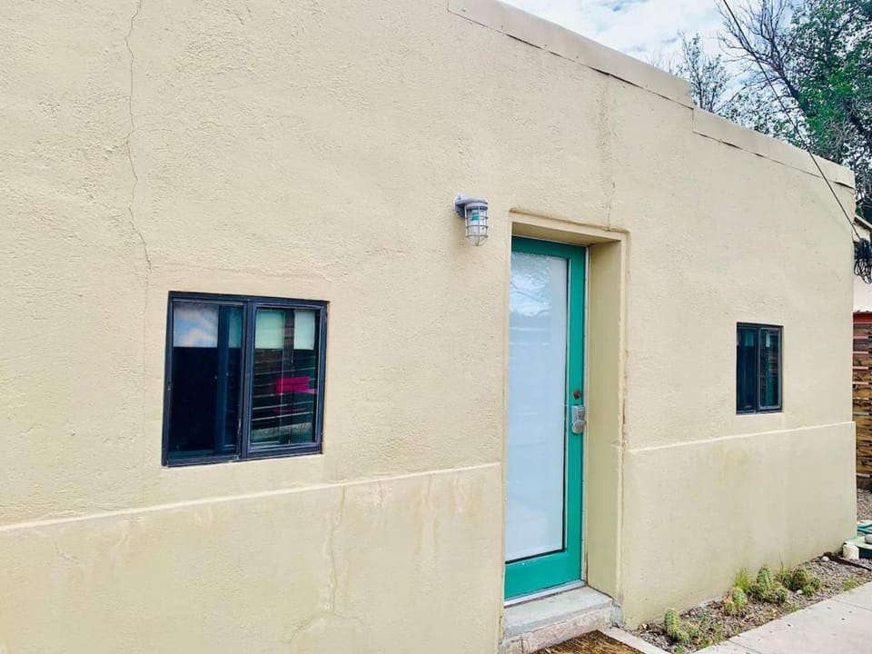 The Greenhouse - Cozy Adobe Casita for 2 House in Marfa