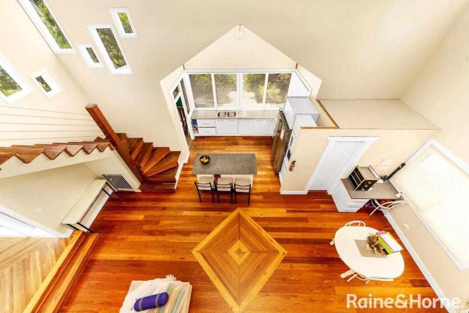 Kitchen or kitchenette, Photo of the whole room, Dining area