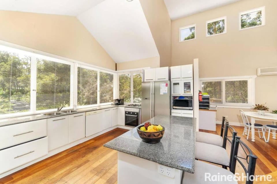 Kitchen or kitchenette, Dining area, oven, stove, toaster