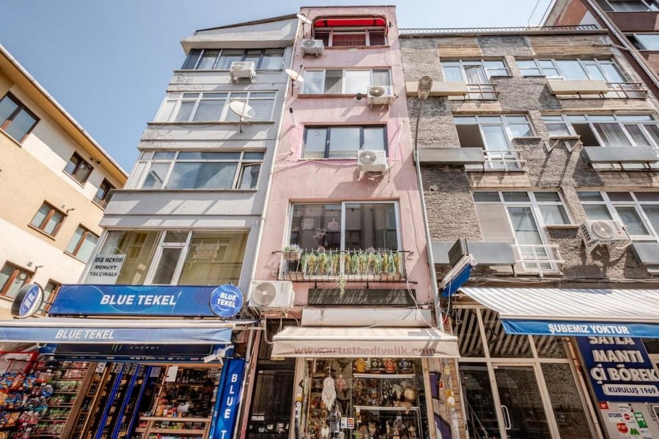 Property building, Day, City view, Street view, Location