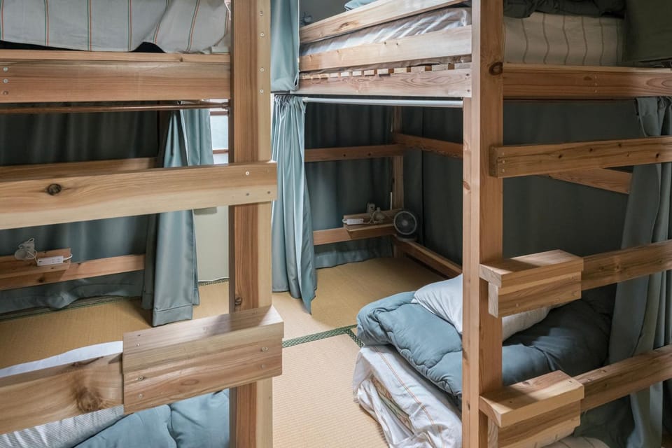OSAKA GUEST HOUSE つながる旅の宿-en house- Bed and Breakfast in Osaka Prefecture