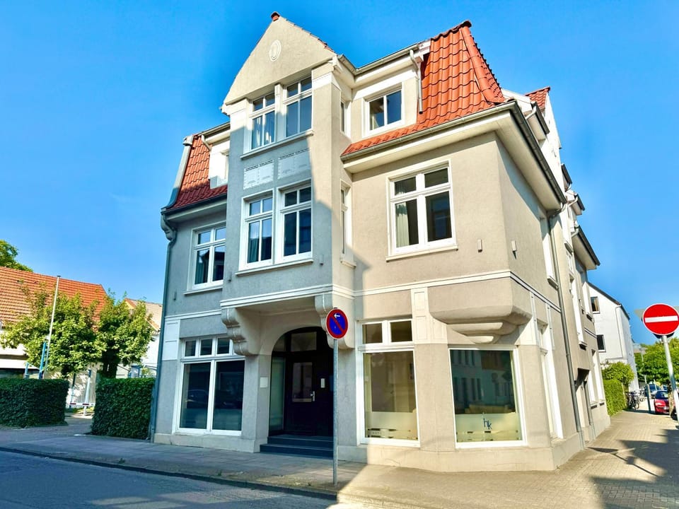 Property building, Neighbourhood, Street view, Location