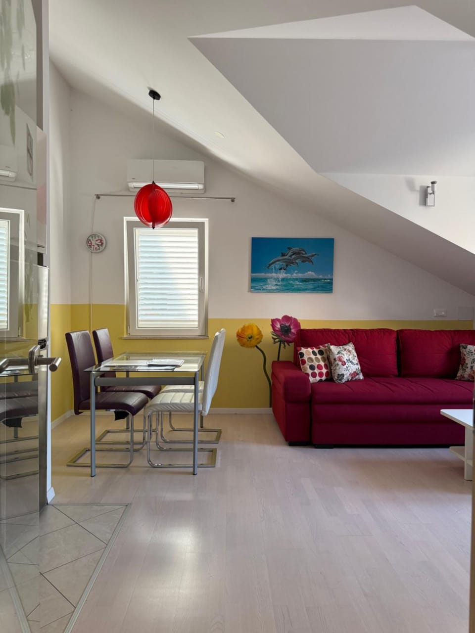 Living room, Seating area, Dining area
