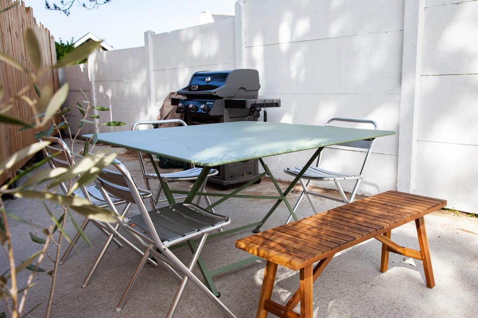 Patio, Day, BBQ facilities