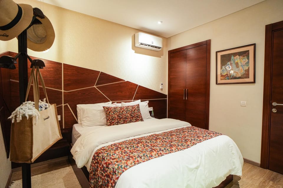 Bed, Photo of the whole room, Bedroom, wardrobe, air conditioner